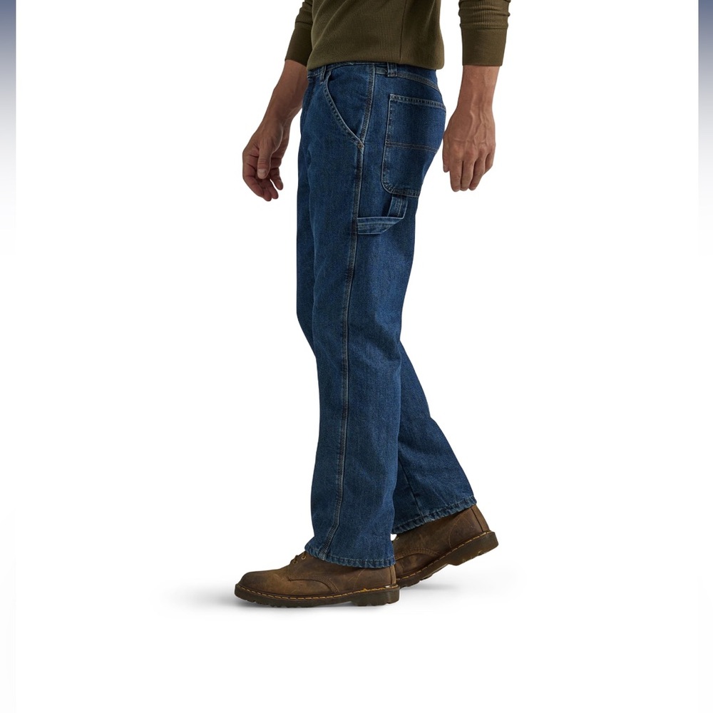 NWT Wrangler Men's and Big Men's Relaxed Fit Fleece Lined Cargo Jean size: 40x32